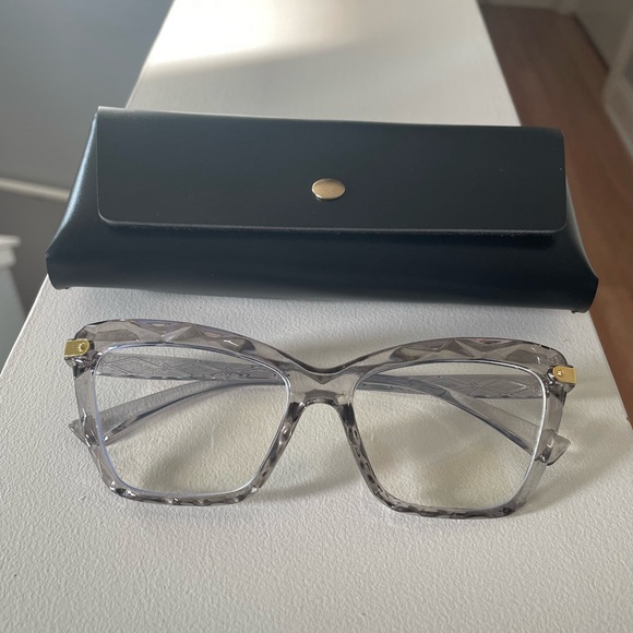 New”blue light”cat eye glasses with case for daily life.Color-clear/ light gray. - Picture 7 of 12